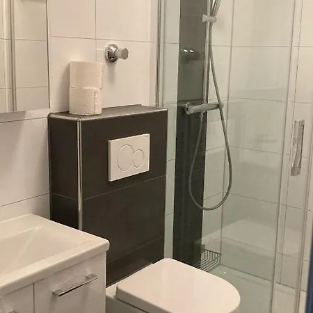 Frisch Sanierte, Moderne Eigentumswohnung Apartment
