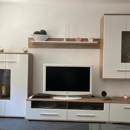 Apartment Frisch Sanierte, Moderne Eigentumswohnung *
